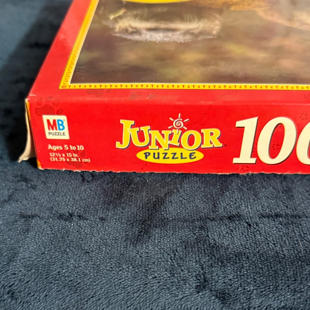 Otter Jigsaw Puzzle - Red - Picture 2 of 3